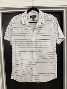 Forever 21 Men Short-Sleeve White Button-Up Shirt with Navy Stripes